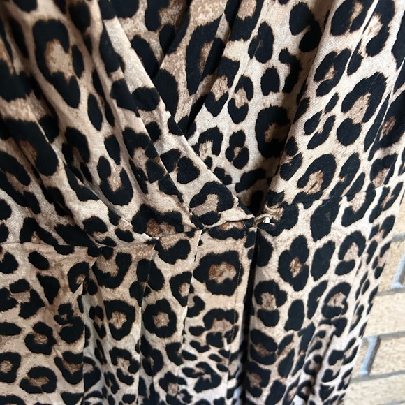 NWT Good American Leopard Print Wrap Midi Dress Size 4 (XL) - Picture 4 of 7